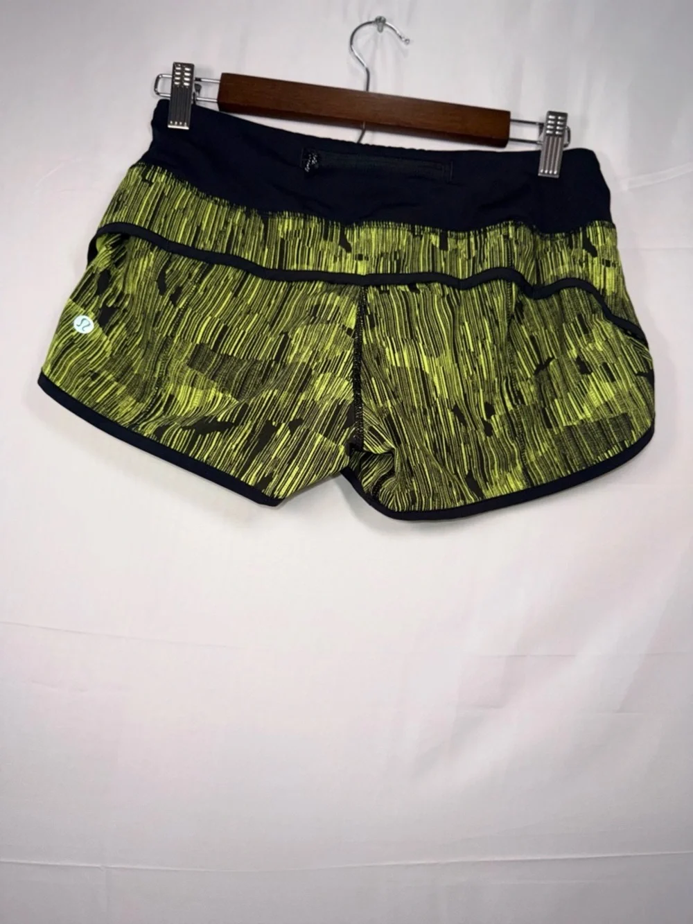 Lululemon Women’s Green Performance Athletic Active Lined Running Shorts Size 4